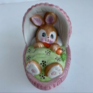 Vintage Russ  Ceramic bunny bassinet Berrie Bed Crib Easter Rabbit EUC #1046.